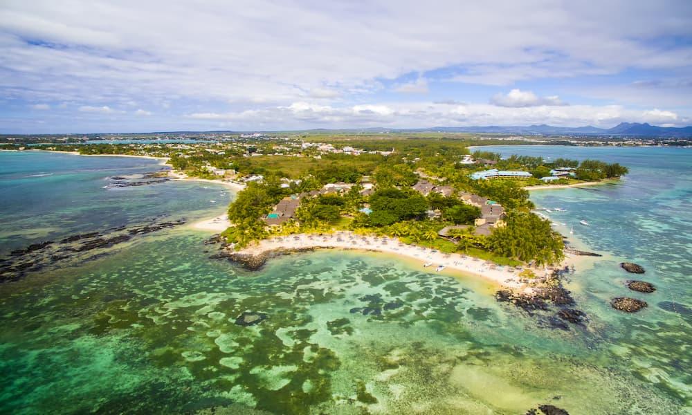 Pointe aux Canonniers beach